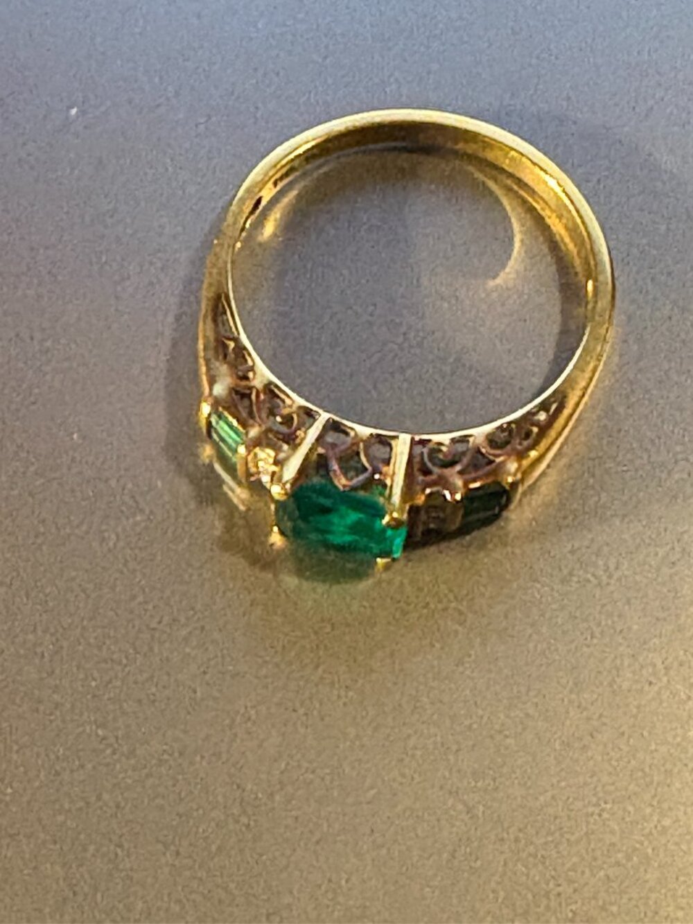 Vintage  10k Gold  Emerald Green Statement Ring – Filigree Detail